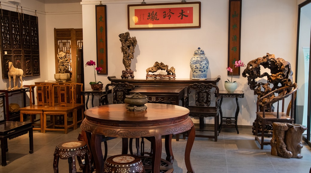 Cat Street showing interior views and heritage elements