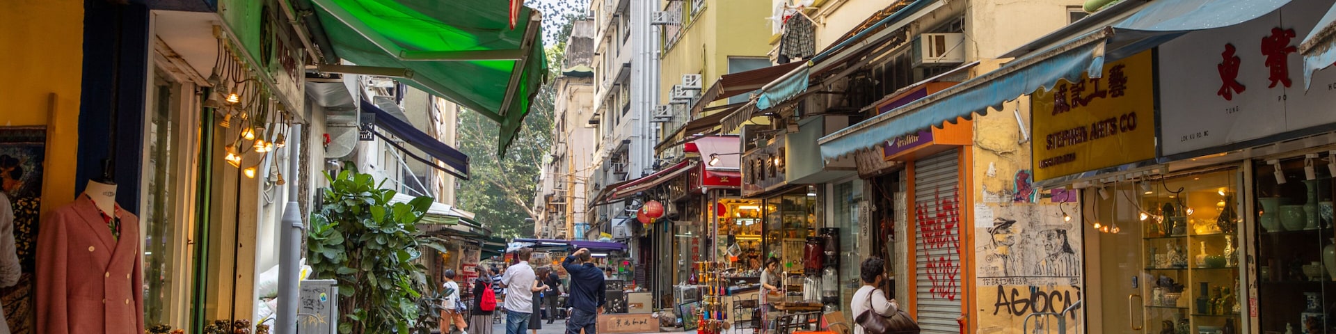 Cat Street showing street scenes