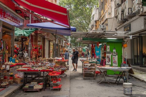 Cat Street featuring markets and street scenes