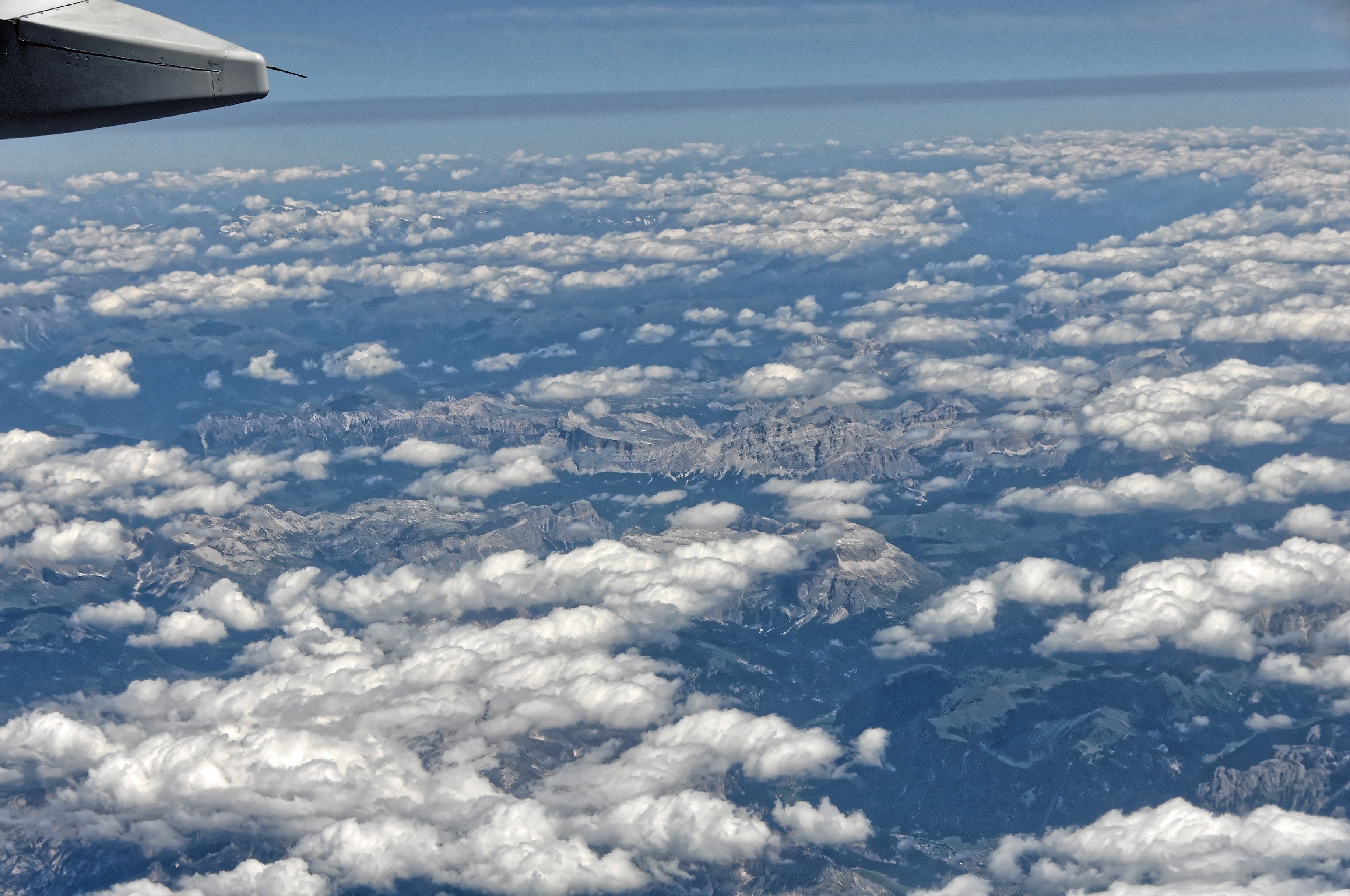 Bilder vom Flug -Rom-Düsseldorf-Hamburg 2013 Dieses Foto entstand in Zusammenarbeit mit Stadtbesichtigungen.de Die Seiten Stadtbesichtigungen.de, der dazugehörige Reise Blog sowie die Facebookseite: Stadtbesichtigungen Rom dürfen dieses Bild für Ihre Veröffentlichungen ohne den Hinweis auf Wikipedia, Commons bzw der Lizenz verwenden. Die Verantwortlichen habe von mir (Ra Boe) die Originaldaten zur freien Verfügung übermittelt bekommen.