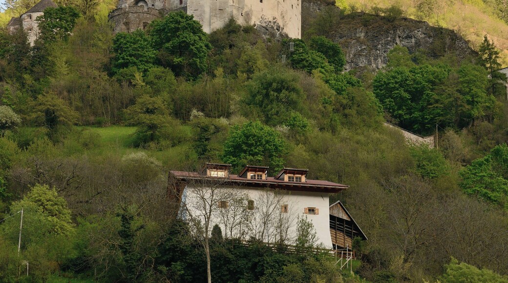 Farmhouse in Waidbruck under the castle Trostburg