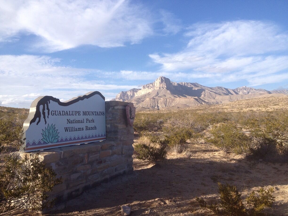 Señal del Parque Nacional Guadalupe Mountains y el Rancho Williams.