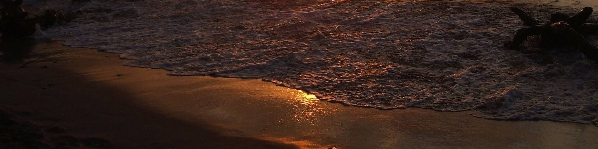 #EndlessSummer - after hiking to Paria bay we camped the weekend and this was the breathtaking sunset on one afternoon. Will never forget ❤️