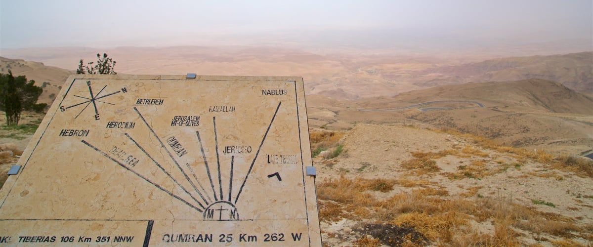 Monte Nebo caracterizando paisagem, paisagens do deserto e sinalização