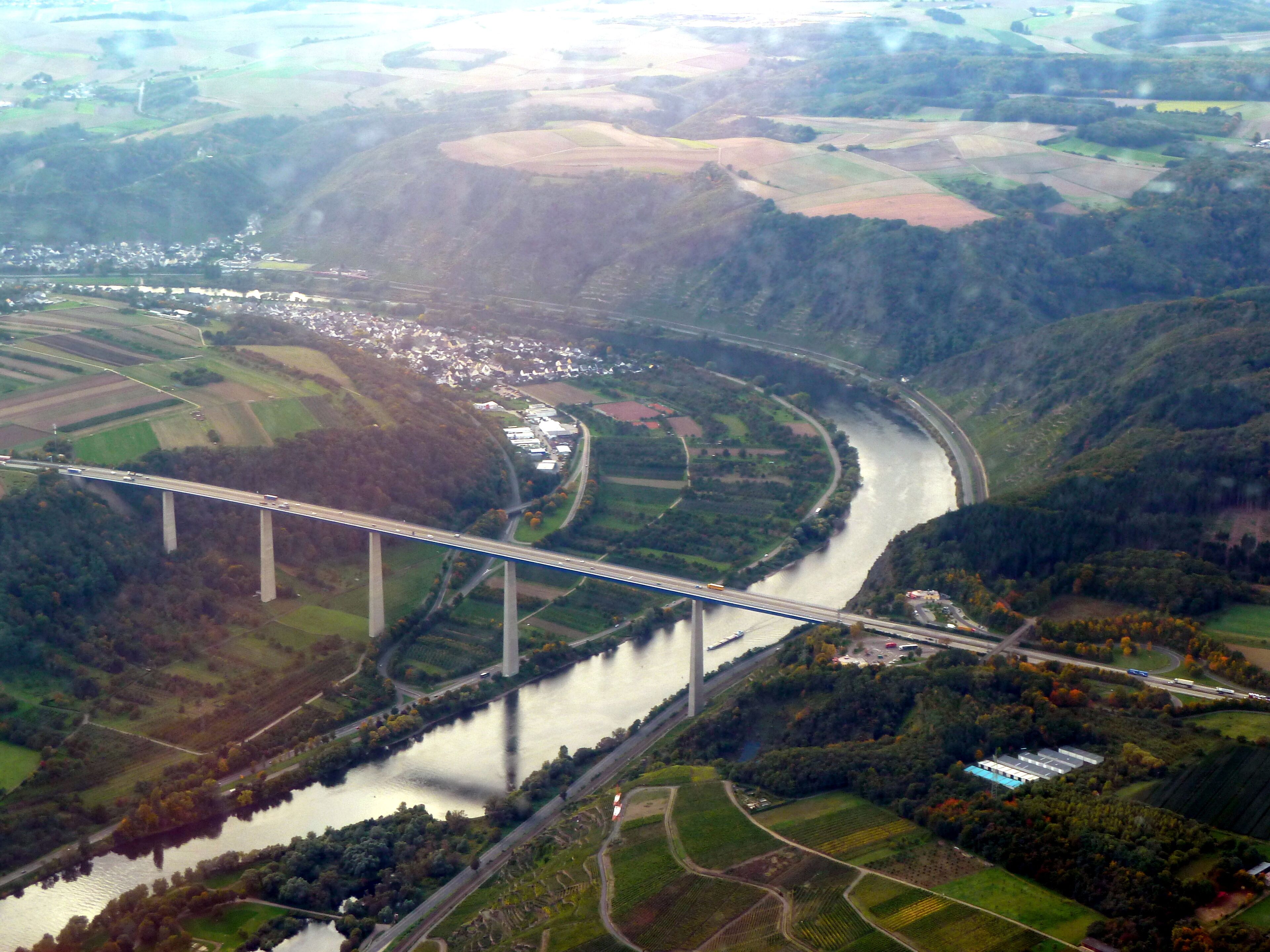 Moseltalbrücke A61 vor Dieblich und Kobern
