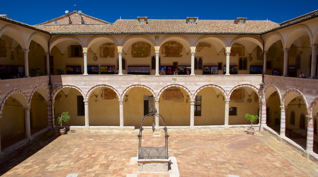 BasĂlica Papal de SĂŁo Francisco de Assis que inclui uma igreja ou catedral