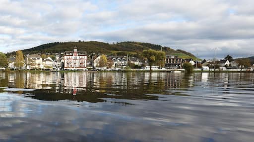 Panorama-Ansicht von Moseldorf Bullay, Rheinland-Pfalz