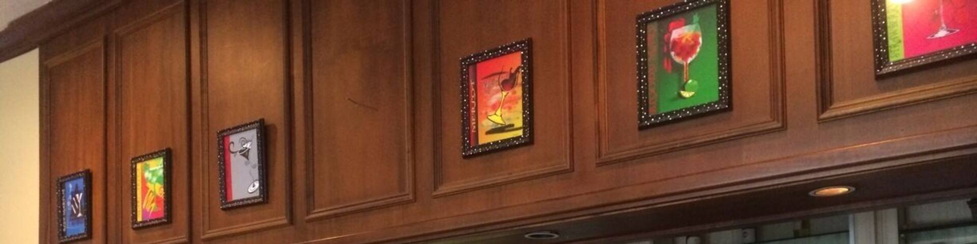 Southbridge Grille
415 Southbridge Blvd
Savannah, GA 31405
This place hosts a beautiful area off of Dean Forest Road in Savannah, GA. A almost enclosed community held on a Golf Course. Also, met people with huge opportunities for this community such as a landscaping business who i had the privilege to sit with Mark. Check it out, the shrimp po' boy was delicious