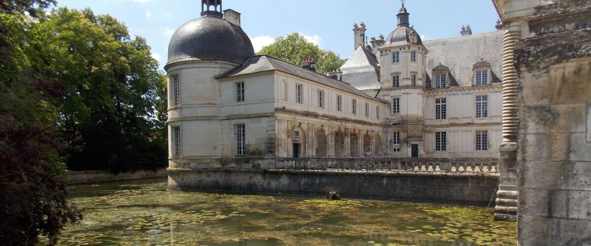 This building is classé au titre des Monuments Historiques. It is indexed in the Base Mérimée, a database of architectural heritage maintained by the French Ministry of Culture, under the reference PA00113895 .