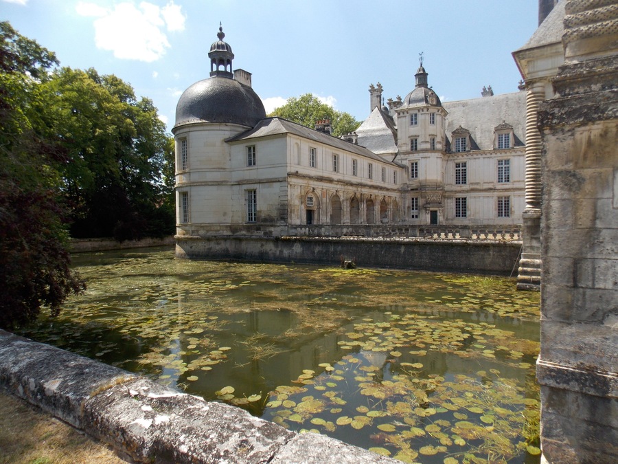 This building is classé au titre des Monuments Historiques. It is indexed in the Base Mérimée, a database of architectural heritage maintained by the French Ministry of Culture, under the reference PA00113895 .