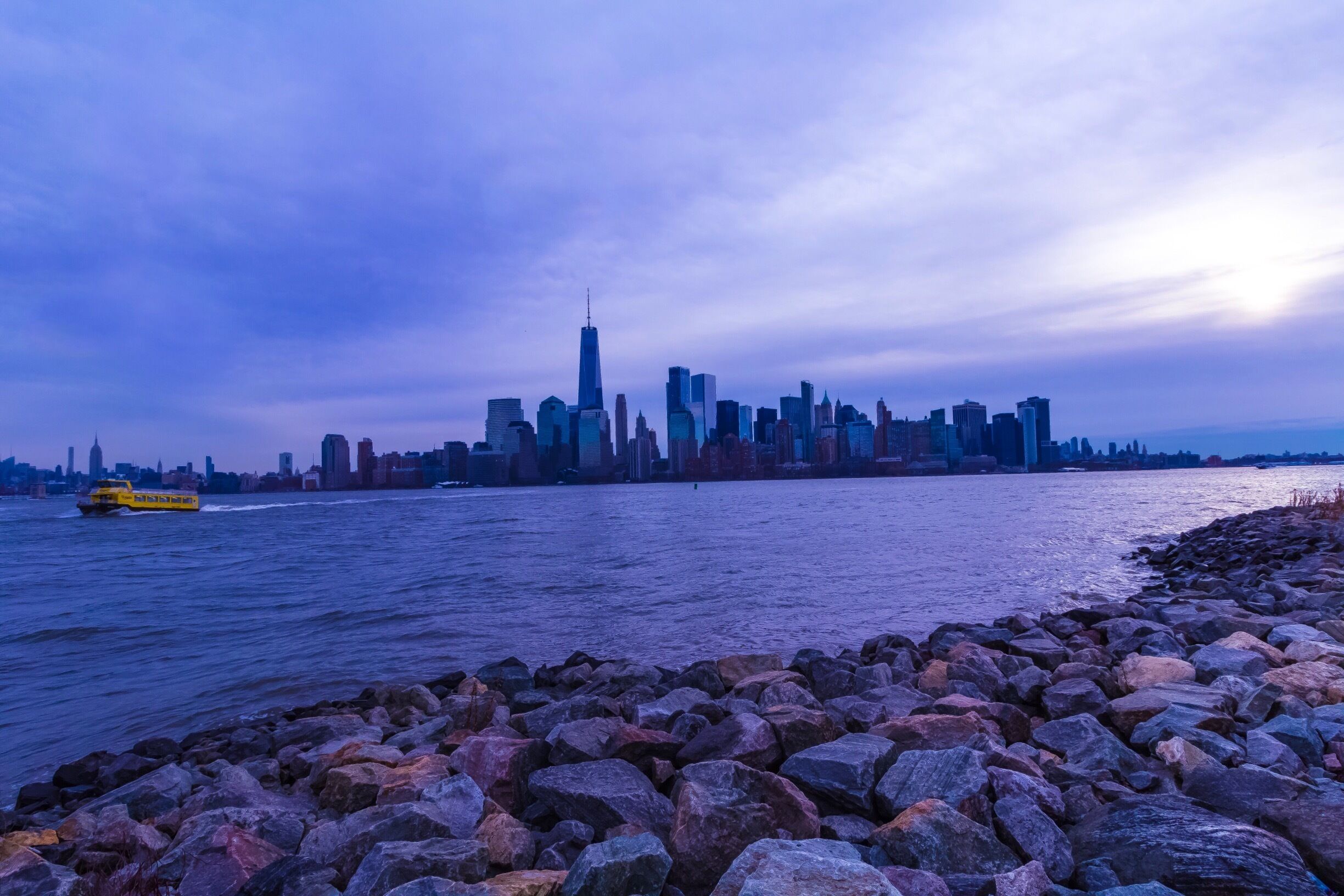 Manhattan, world’s major financial and commercial hub and the heart of the Big Apple. Captured here is its magnificent long skyline from One World Trade Center to Chrysler building. It’s such a wonderful experience to view the skyline during sunrise. 