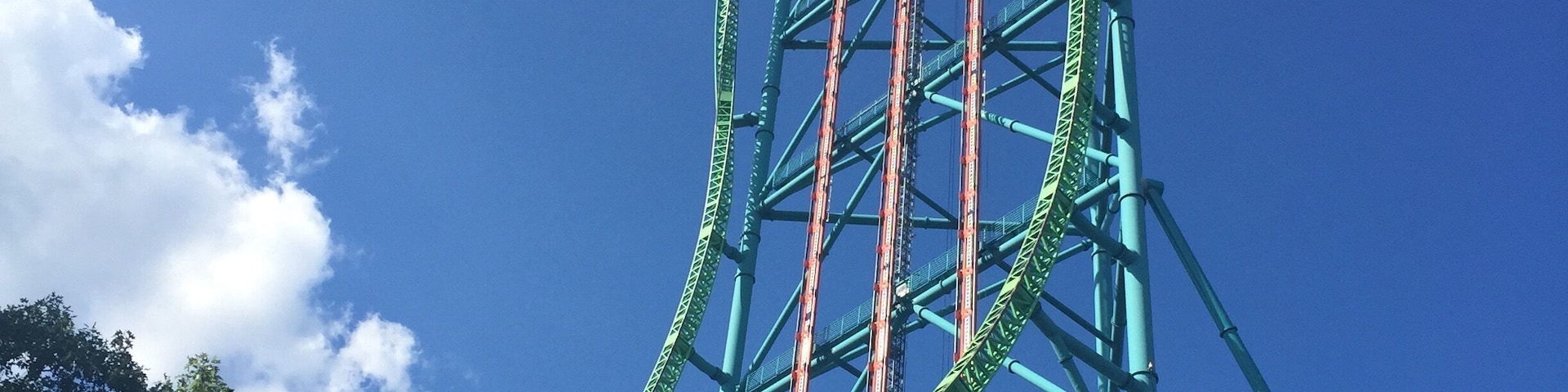 THE DROP! Drops you down 90mph at 6 flags: Great Adventure amusement park in Jackson, NJ! Buy tickets online, it's cheaper!