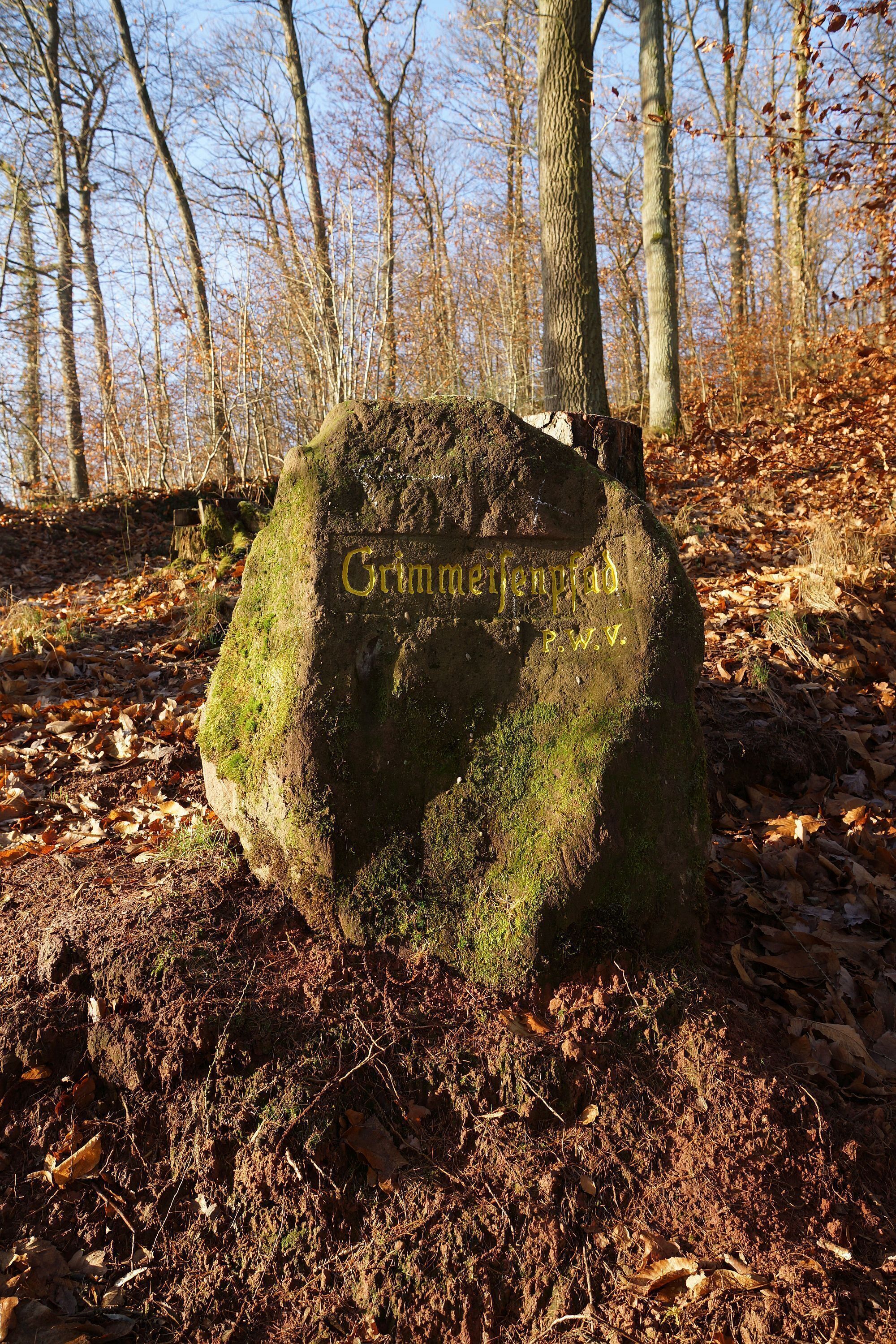 Ritterstein Nummer 47, Grimmeisenpfad. Neuer Standort 2016