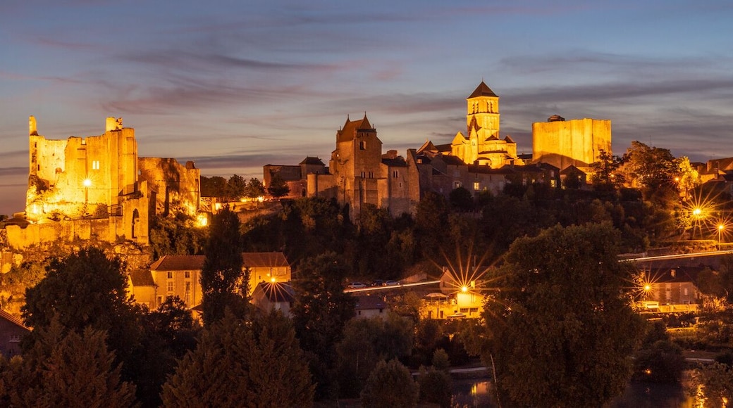 When the sun sets the médiéval city of Chauvigny wakes. #TroveOnTuesday
