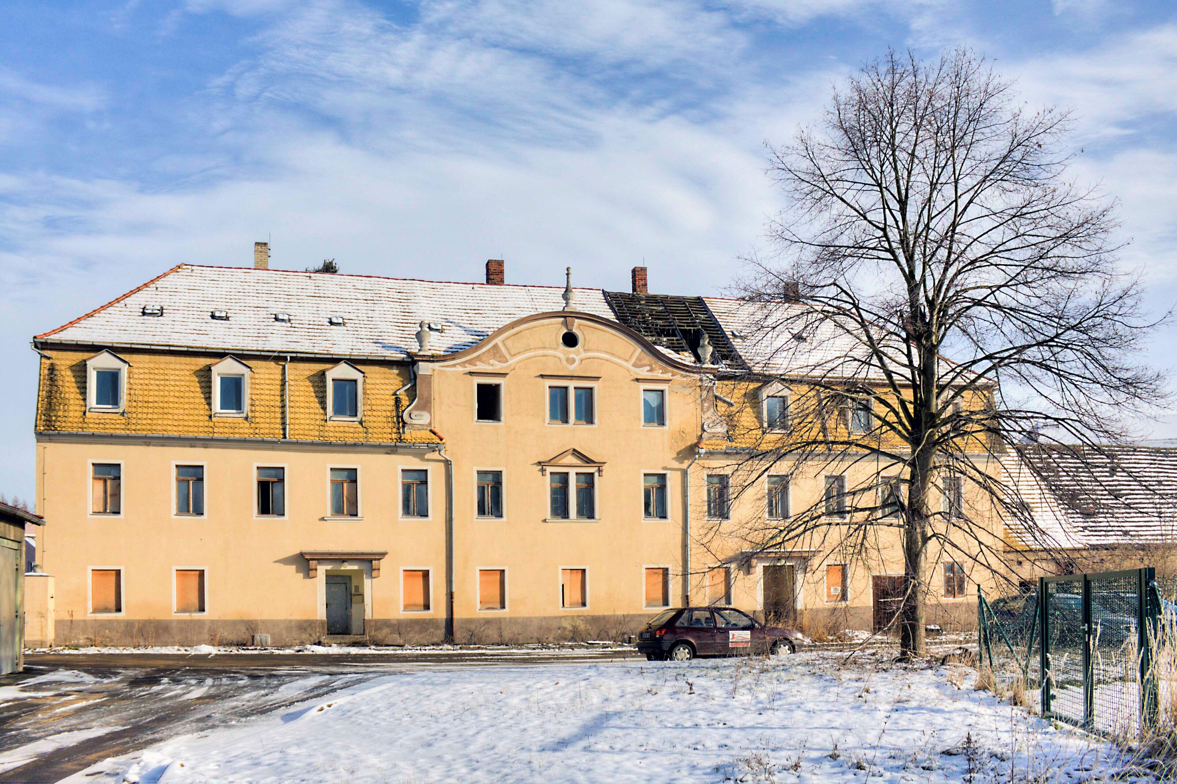 Herrenhaus, Thalheimer Straße 1 Altoschatz