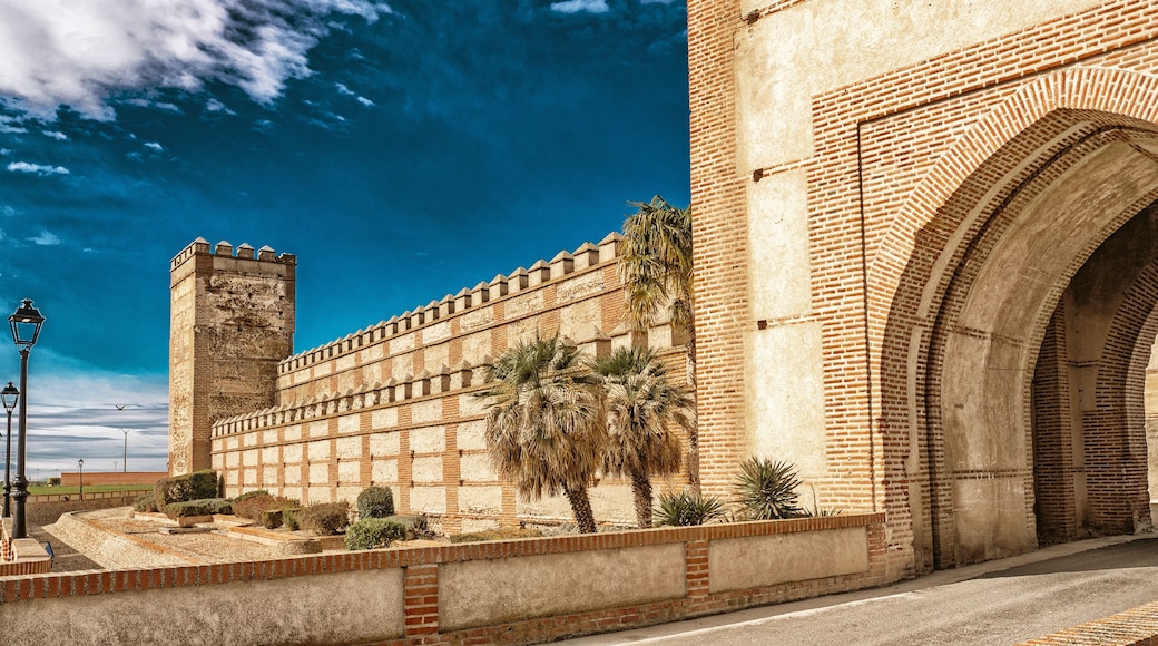 Arévalo Gate, City Wall and Towers, 13th Century Mudéjar Style, Spanish National Monument, Madrigal de las Altas Torres, Ávila, Castile Leon, Spain, Europe