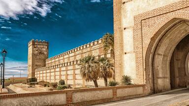 Arévalo Gate, City Wall and Towers, 13th Century Mudéjar Style, Spanish National Monument, Madrigal de las Altas Torres, Ávila, Castile Leon, Spain, Europe