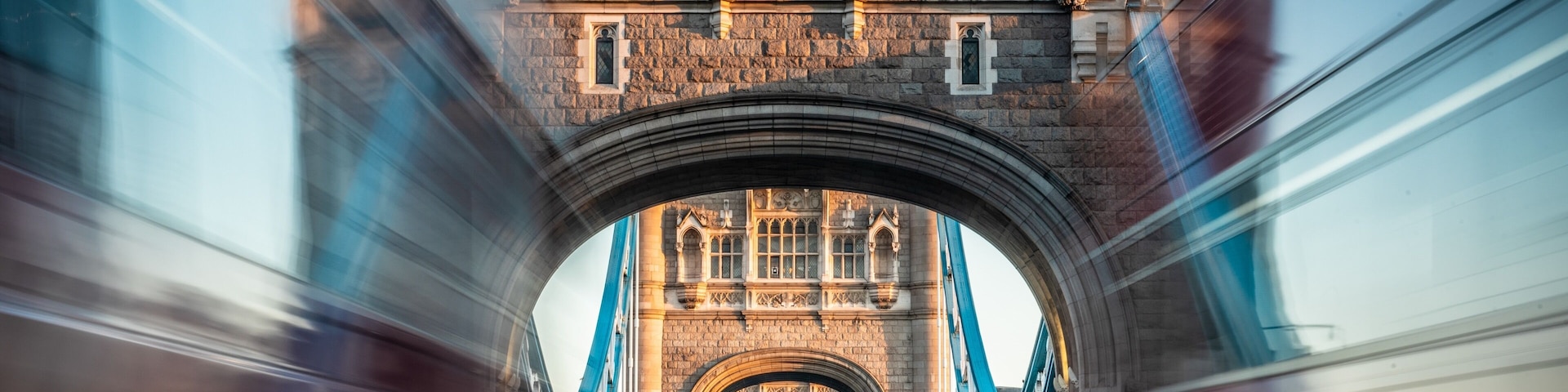 I was inspired by Brendan Van Son for this image. 2 London buses passing at exactly the same moment. Beautiful bridge from every angle.