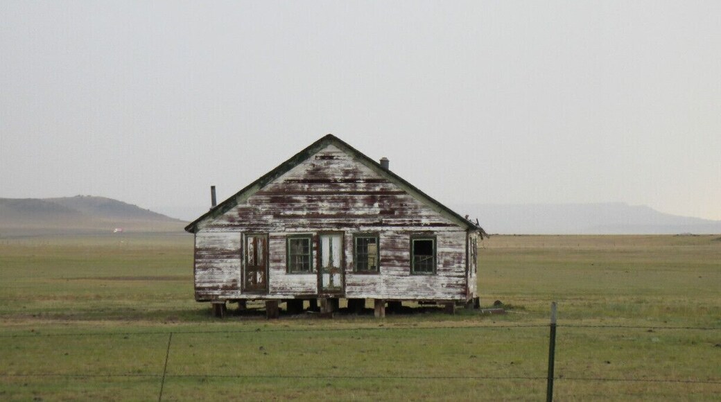 Very creepy house that sits deserted on the way to the Capulin Volcano National Monument.