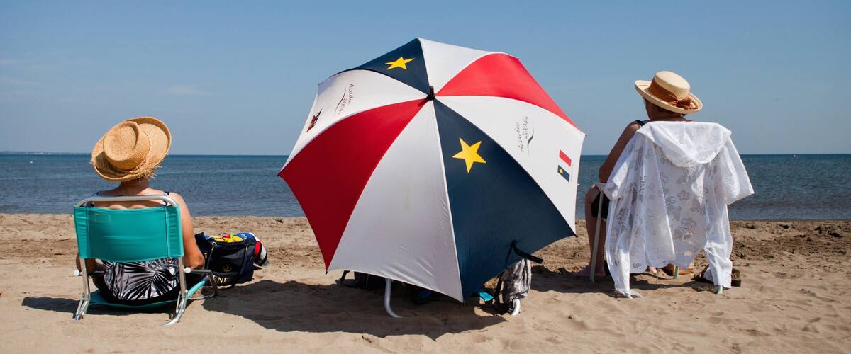 Parlee Beach Provincial Park showing a beach