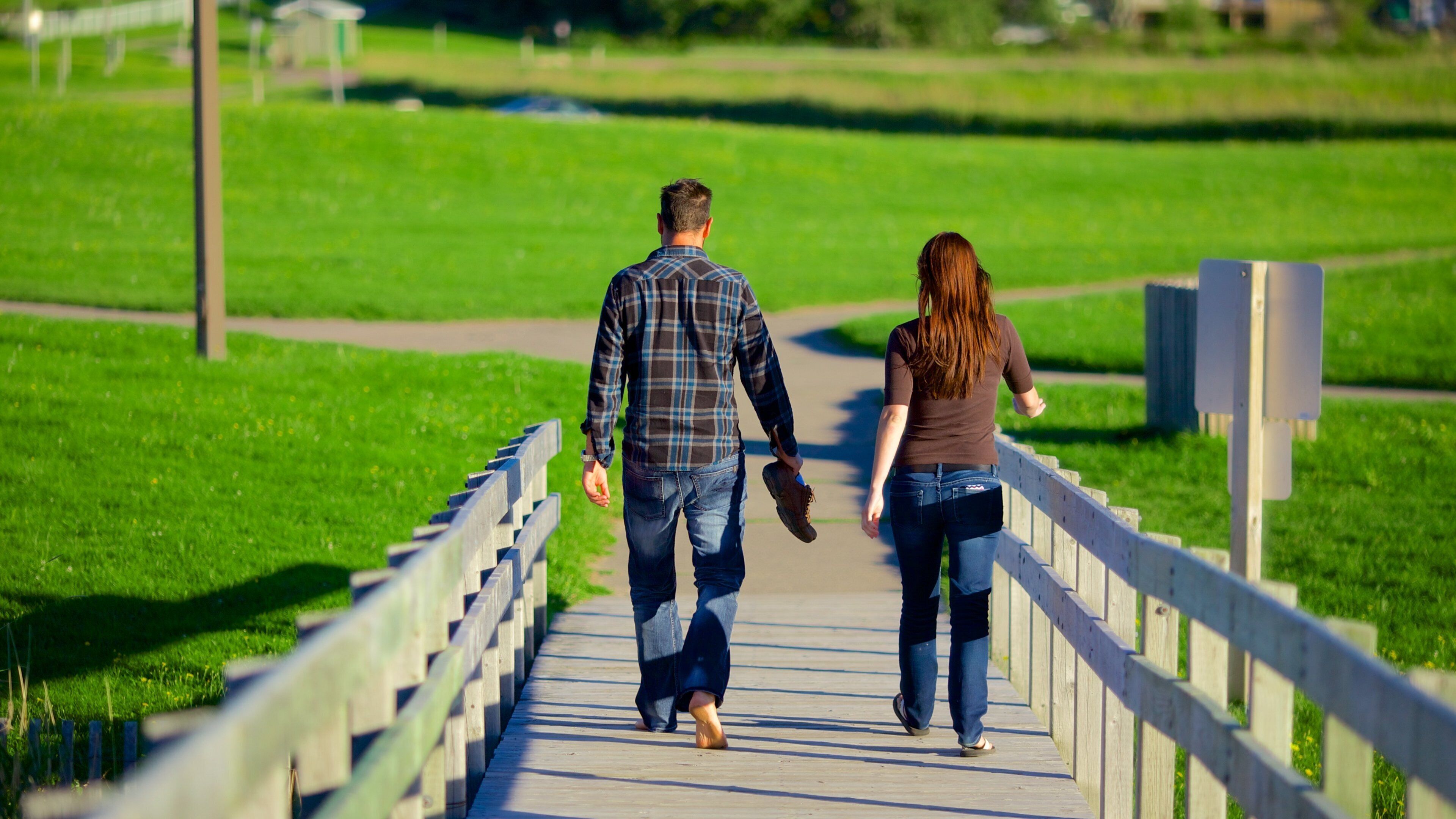Parque provincial de la Playa Parlee ofreciendo un parque y también una pareja