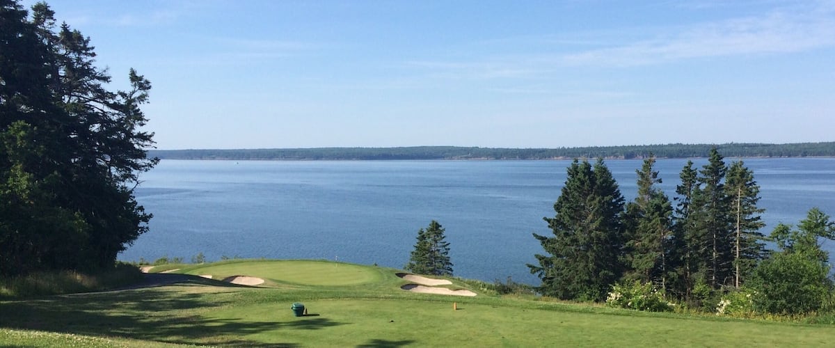 11th hole at Algonquin Golf Course.
