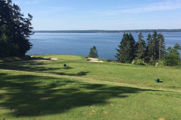 11th hole at Algonquin Golf Course.