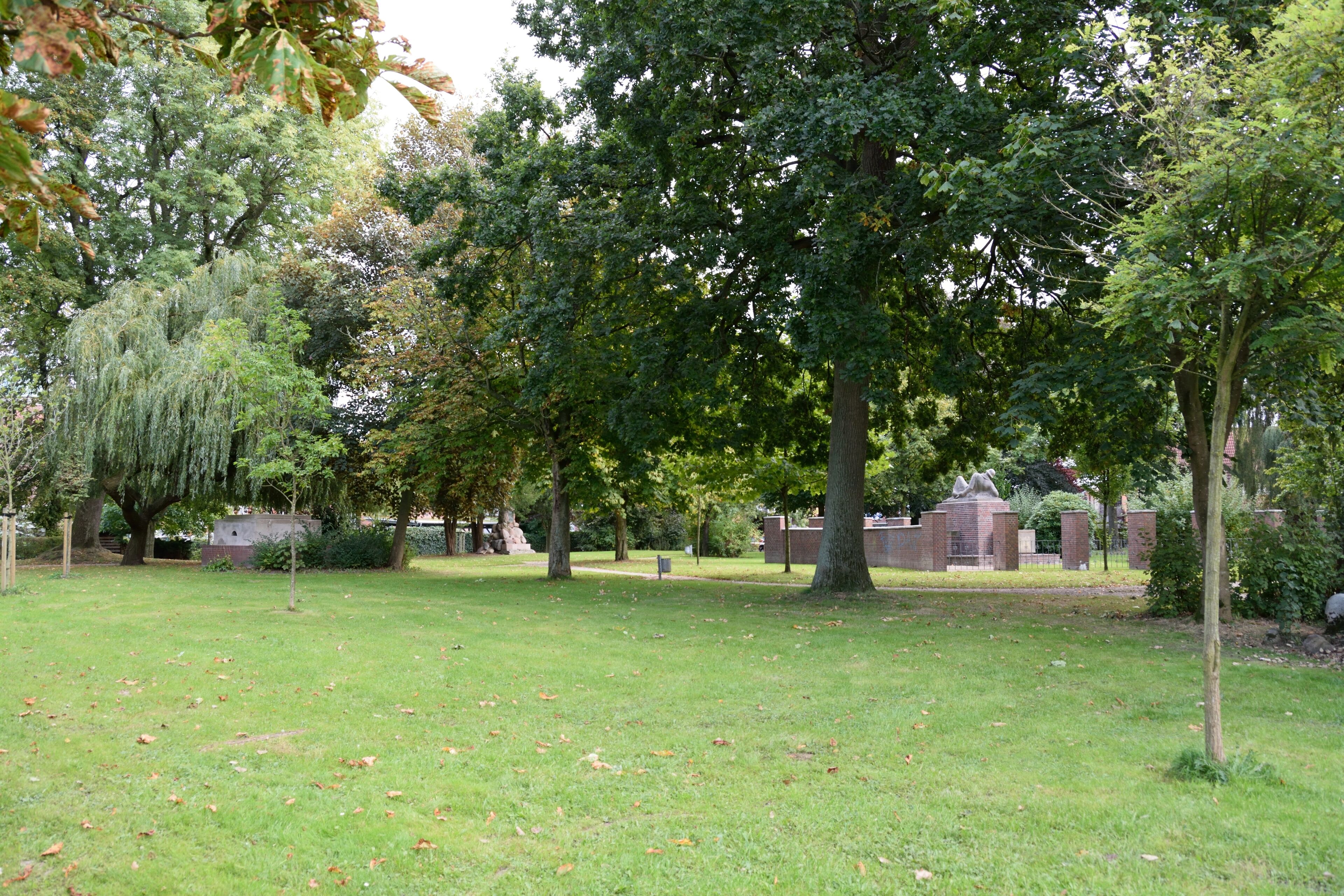 Impressionen aus dem Stadtpark Wilster Ehrenmal