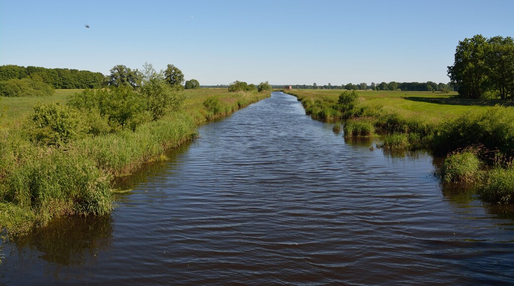 Impressionen der "Roten Brücke" Die "Rote Brücke" über die Bramau verbindet die Orte Wrist und Auufer