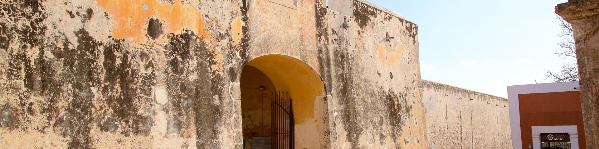 地球之門 其中包括 懷舊元素 以及 一個男性