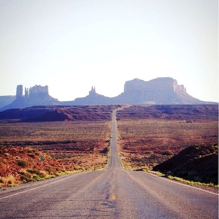 Great photo spot between Monument Valley & Mexican Hat. Park your car at mile marker 13 and you can take this photo yourself! Watch out for approaching cars...
#NationalPark