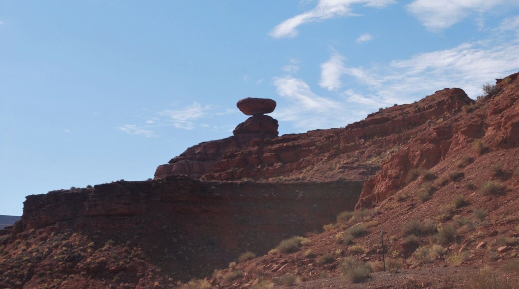 Dirty road pretty easy near Monument Valley