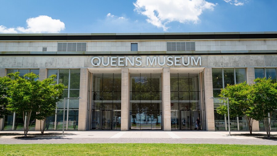 Queens Museum of Art featuring signage