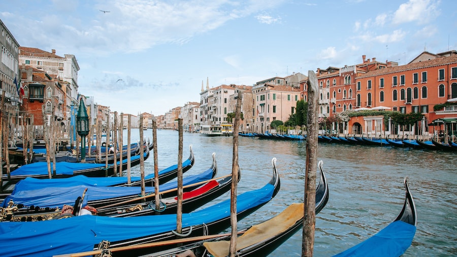 Grand Canal showing a river or creek and a bay or harbor