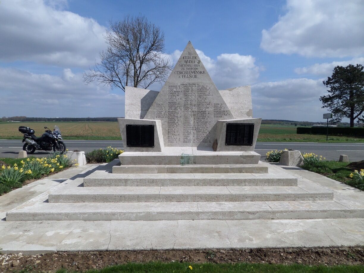 The Czechoslavak Cemetery at La Targette to the north of Arras.

The graves are from the first and second world wars.