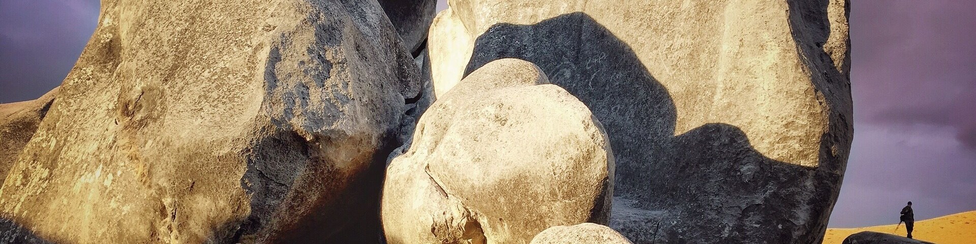Castle Hill in New Zealand is named after the array of limestone boulders in the area, reminiscent of an old run-down stone castle. Apparently it's the epitome of the South Island's climbing scene, however when we were there, we had the whole place to ourselves. It really makes you feel like a tiny ant, like my little boyfriend who is in the picture ☺️🐜 #InStone #castlehill #newzealand #rocks