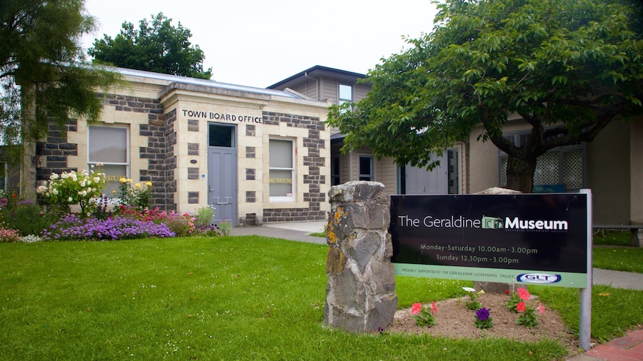 Geraldine which includes a garden, flowers and signage