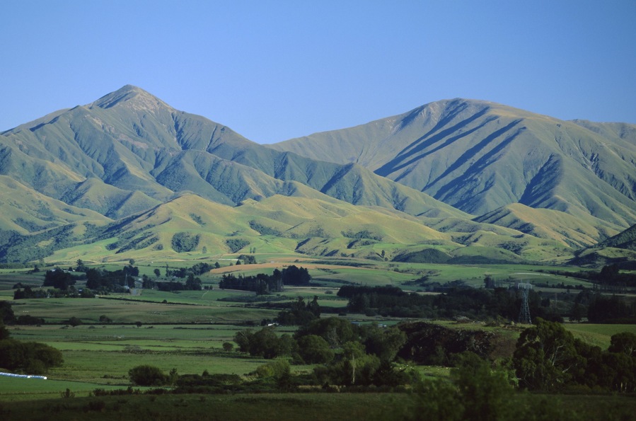 Downs and mountains north of Geraldine, southwestern end of the Canterbury Plains, Canterbury, South Island, New Zealand