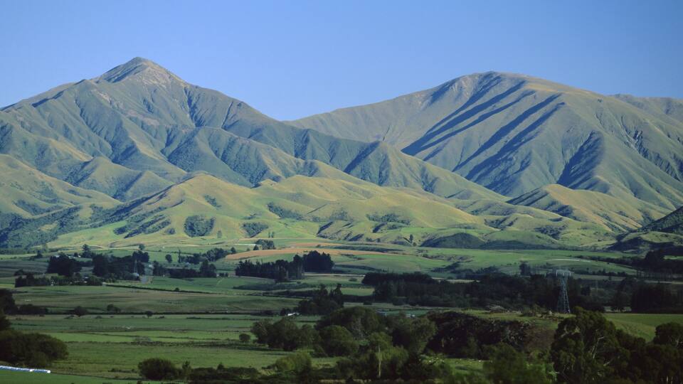 Downs and mountains north of Geraldine, southwestern end of the Canterbury Plains, Canterbury, South Island, New Zealand