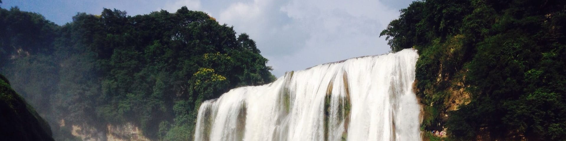 At 4 pm of August, a great weather for Karst waterfall shots!