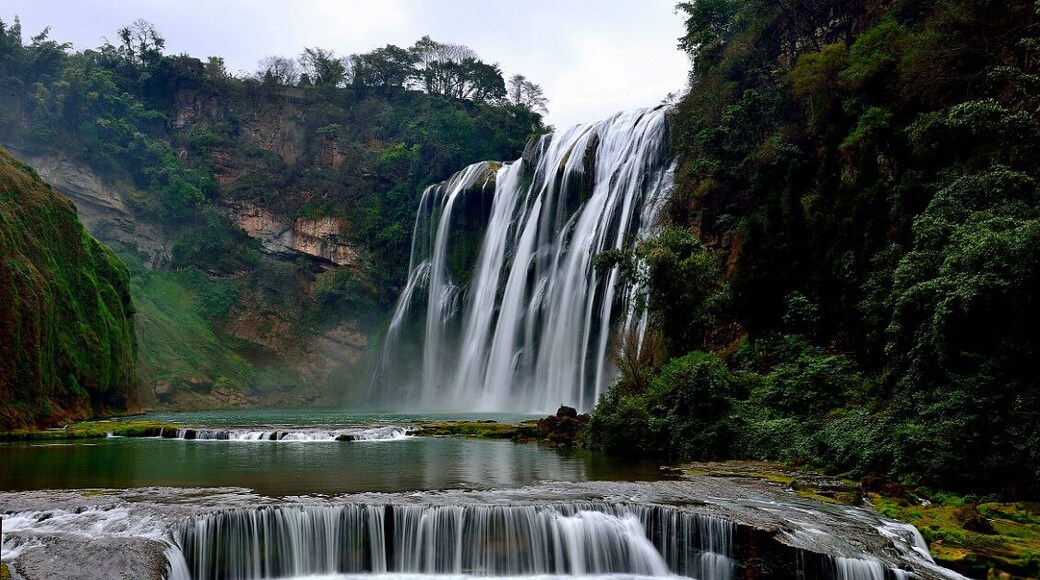 #Huangguoshu Waterfall, with beautiful and amazing is one of famous and the largest waterfalls in China and the World.
https://twitter.com/Beautifulgx