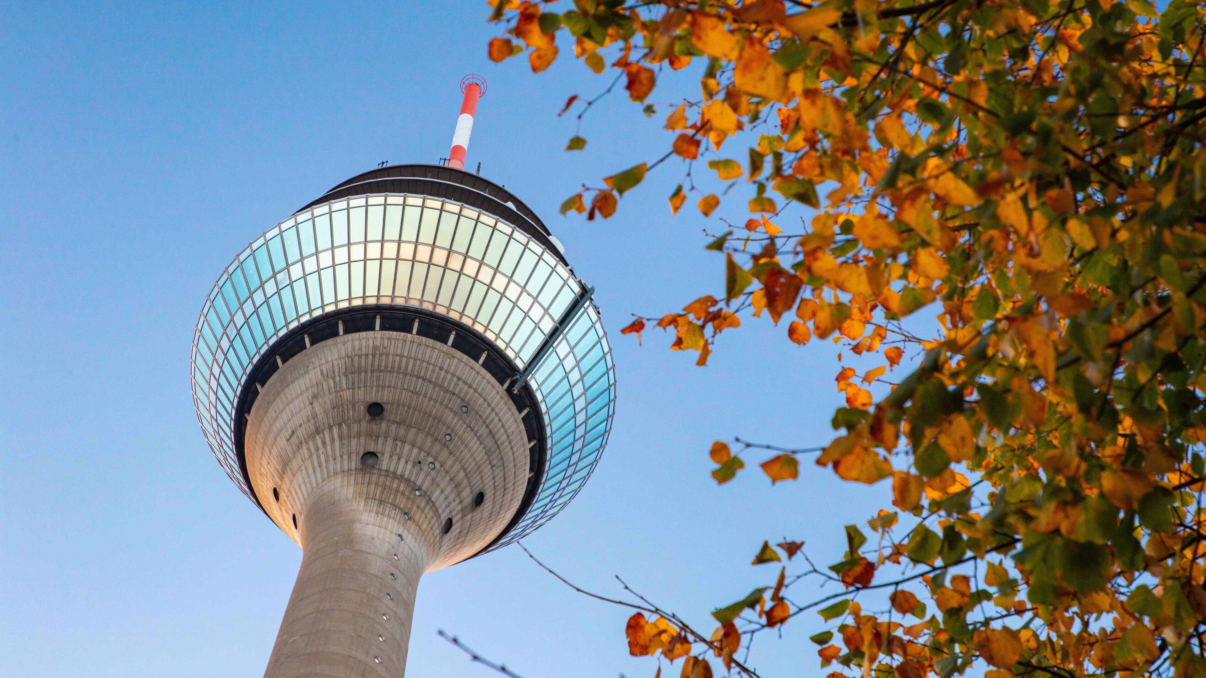 Duesseldorf-Hafen featuring views