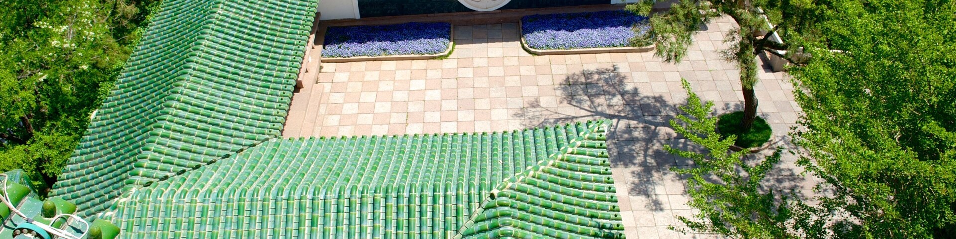 Xiaoyushan Park featuring heritage architecture