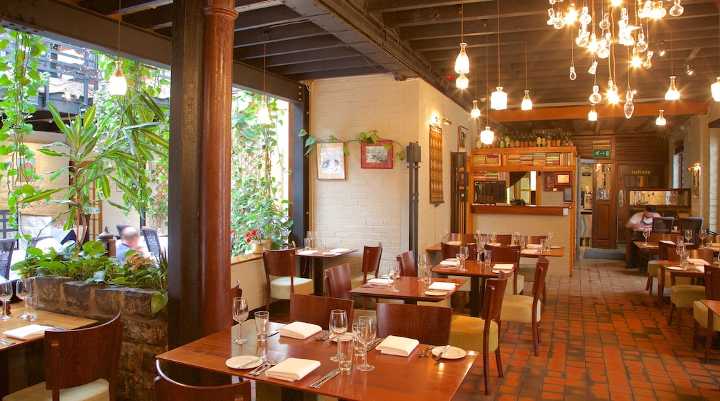 Glasgow which includes dining out and interior views