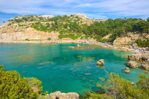 Baie Anthony Quinn montrant cĂŽte rocheuse