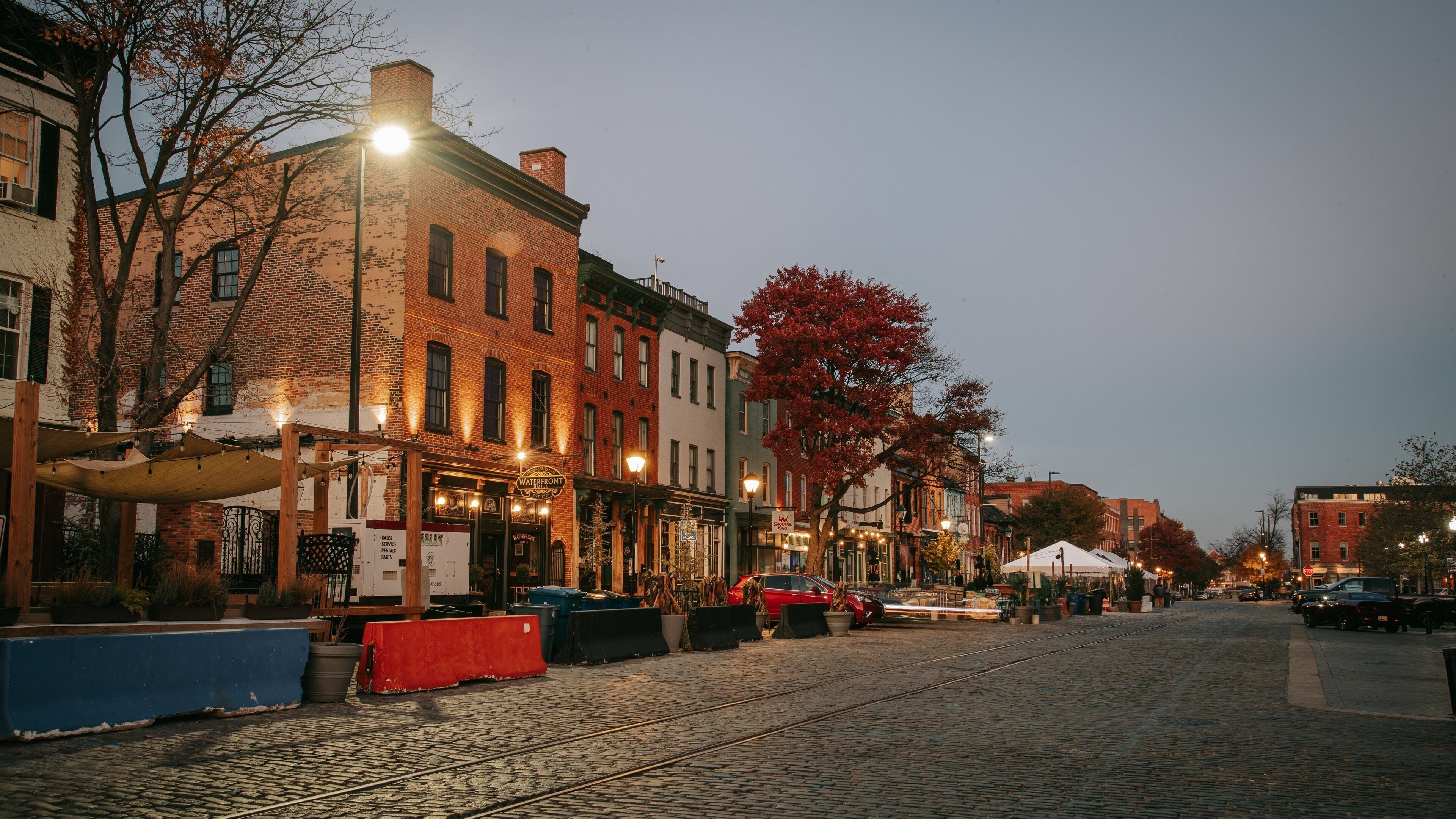 Fells Point which includes night scenes