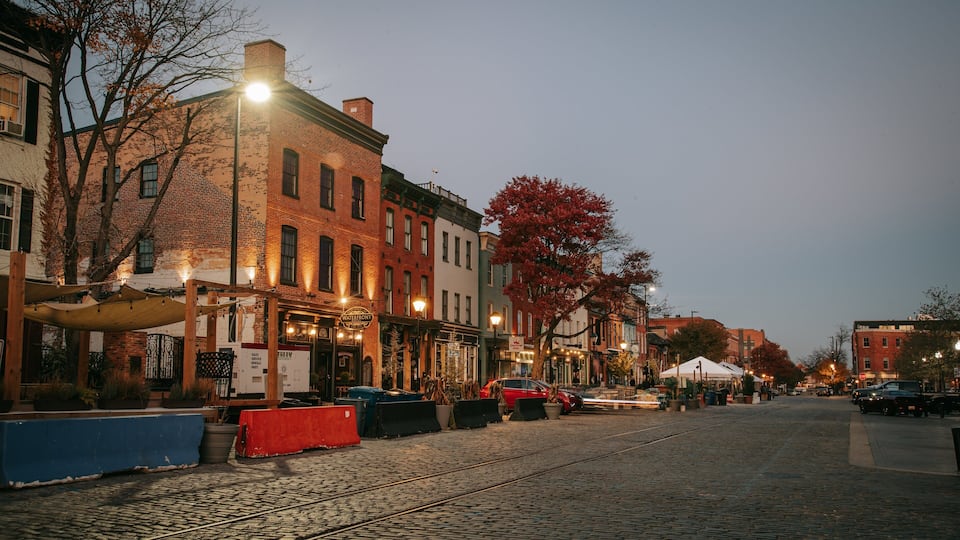 Fells Point which includes night scenes
