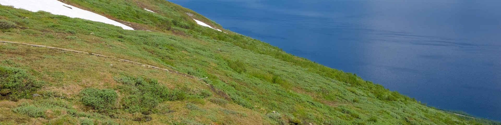 Abisko showing landscape views and a lake or waterhole