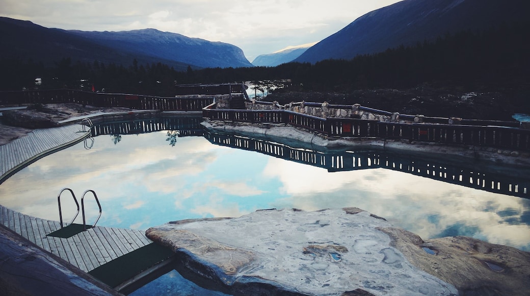 Swim wrapped in mountains