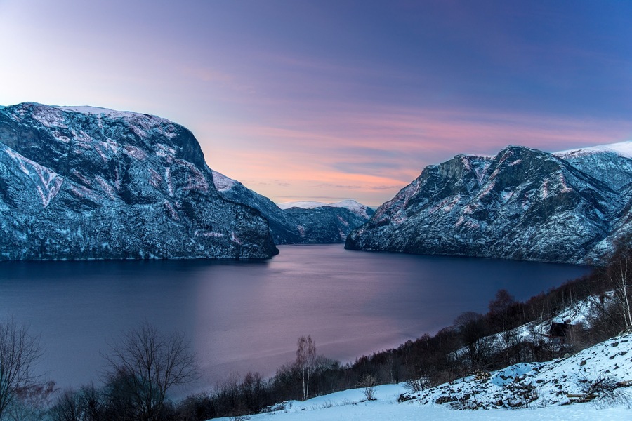 The sunset over the Fjords in Norway, possibly one of the best countries I’ve ever visited. Such a beautiful #culture and untouched landscapes.